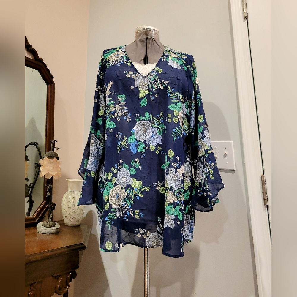 NWT 3X Textured Semi-Sheer Bell-Sleeved Blouse